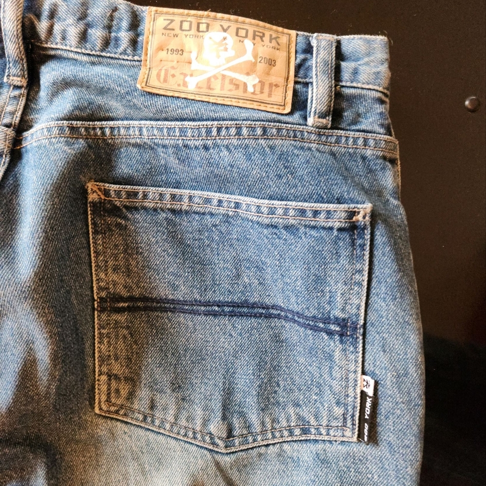 Men's size 34 Zoo York jeans. Gently used.
